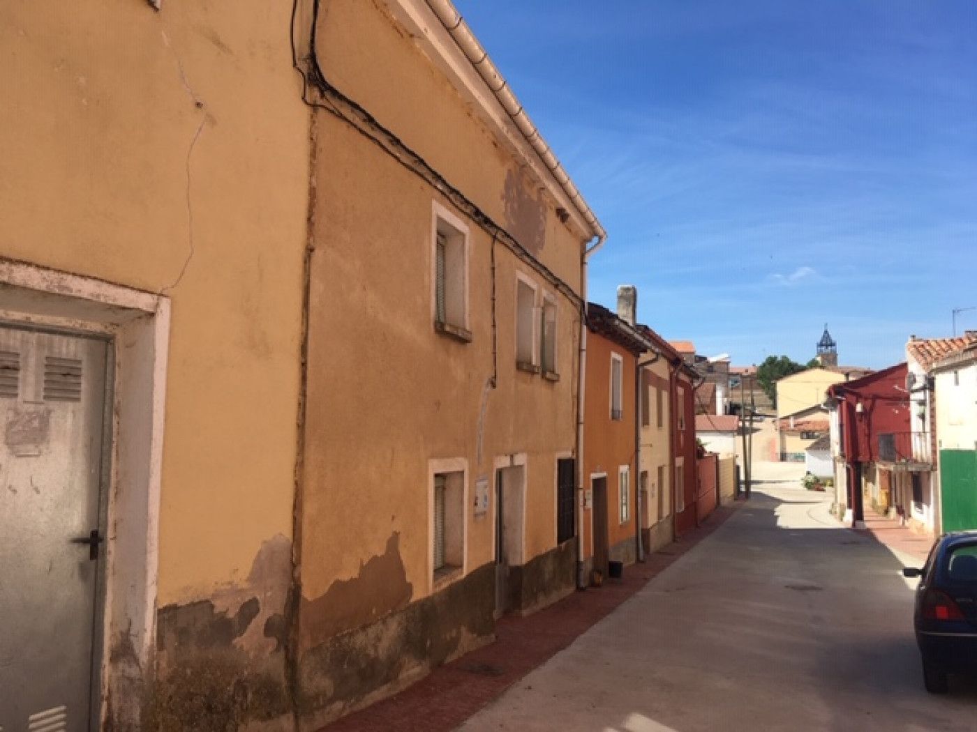 Exterior view of Country house for sale in Villamayor de los Montes