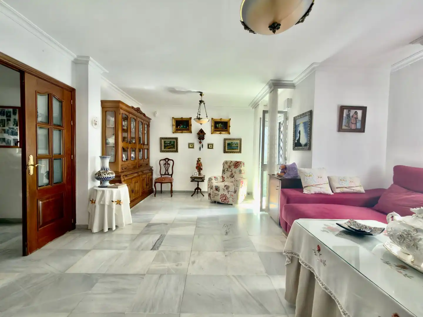 Sala d'estar de Casa o xalet en venda en Mairena del Aljarafe amb Aire condicionat, Calefacció i Terrassa