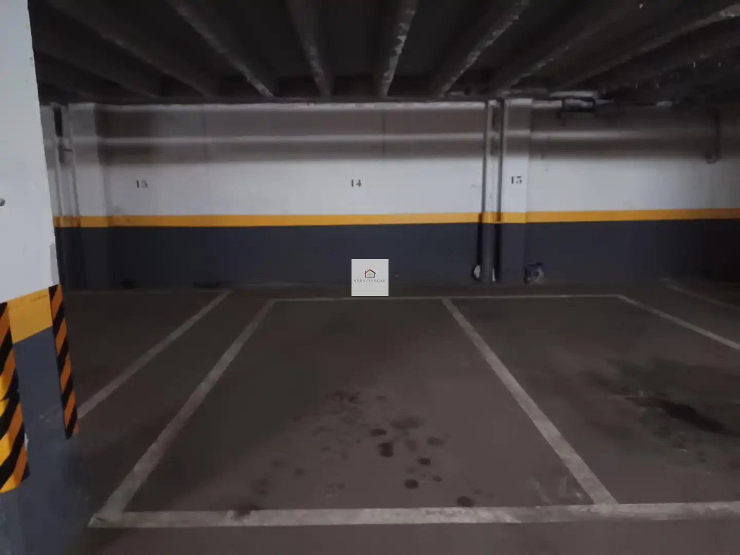 Parking of Flat for rent in Madrid  with Air Conditioner, Heating and Private garden
