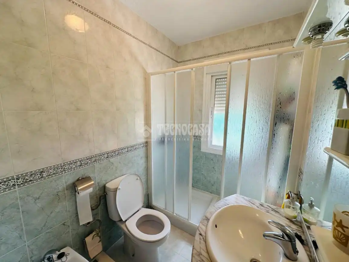 Baño de Casa o chalet en venta en Escalona con Calefacción, Piscina y Amueblado