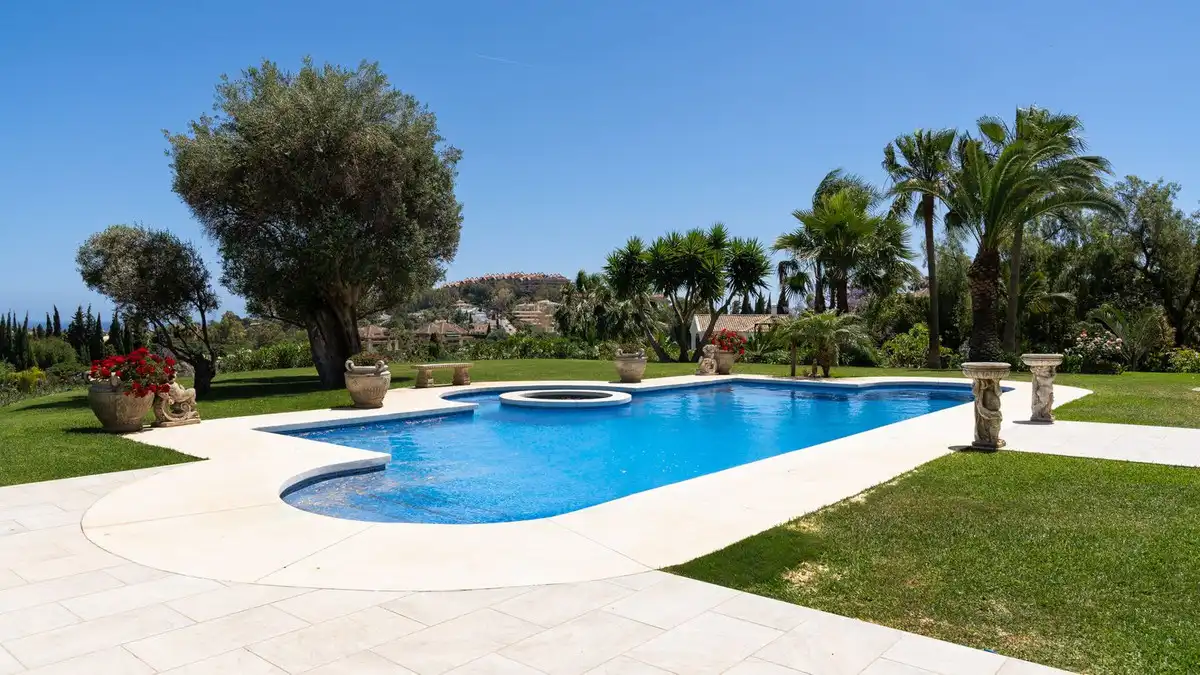 Xalet amb piscina en venda a Nueva Andalucía, imagen 3