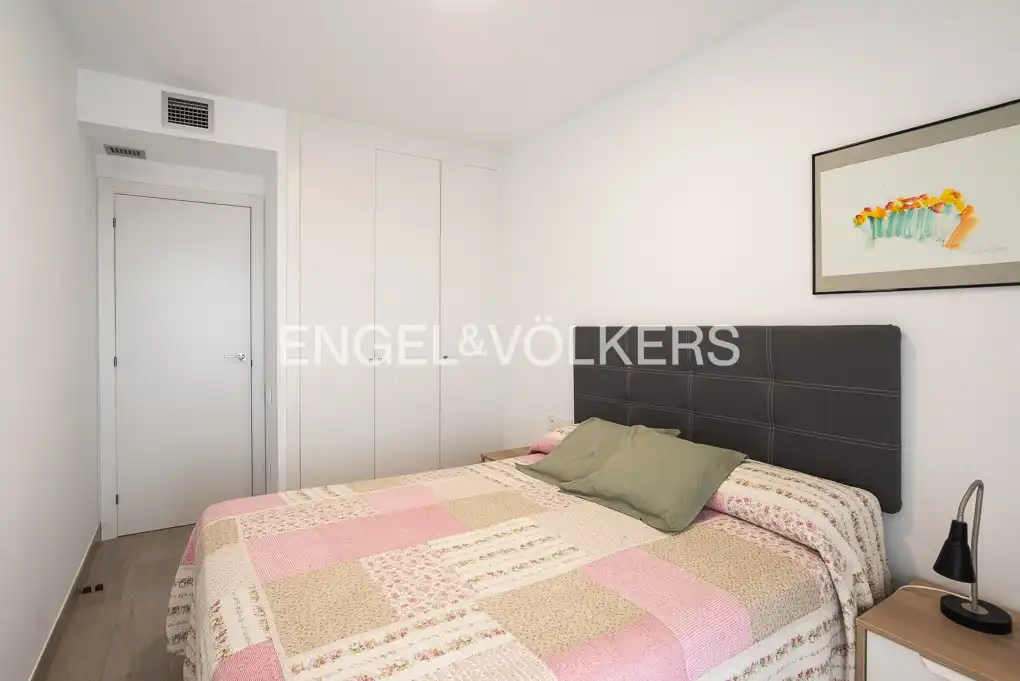 Schlafzimmer von Wohnung zum Verkauf in Vinaròs mit Klimaanlage, Heizung und Privatgarten