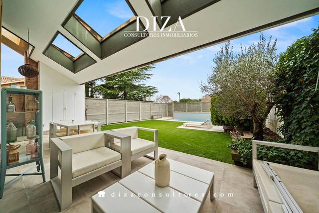 Casa adosada en Venta en Club Deportivo en La Finca