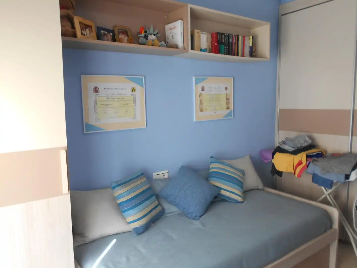 Habitación de Piso de alquiler en Oliva con Aire acondicionado, Amueblado y Balcón
