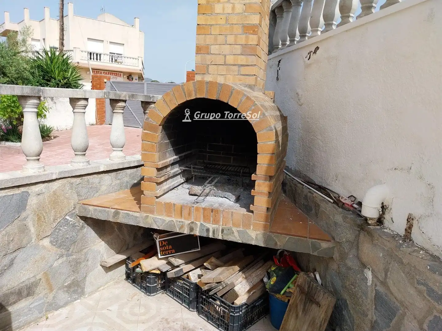 Casa adosada en venda a ENRIC MORERA, La Franquesa - Oasis Park