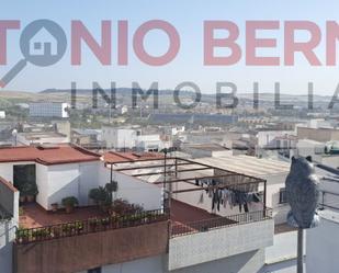 Vista exterior de Casa o xalet en venda en Jerez de la Frontera amb Aire condicionat, Terrassa i Traster