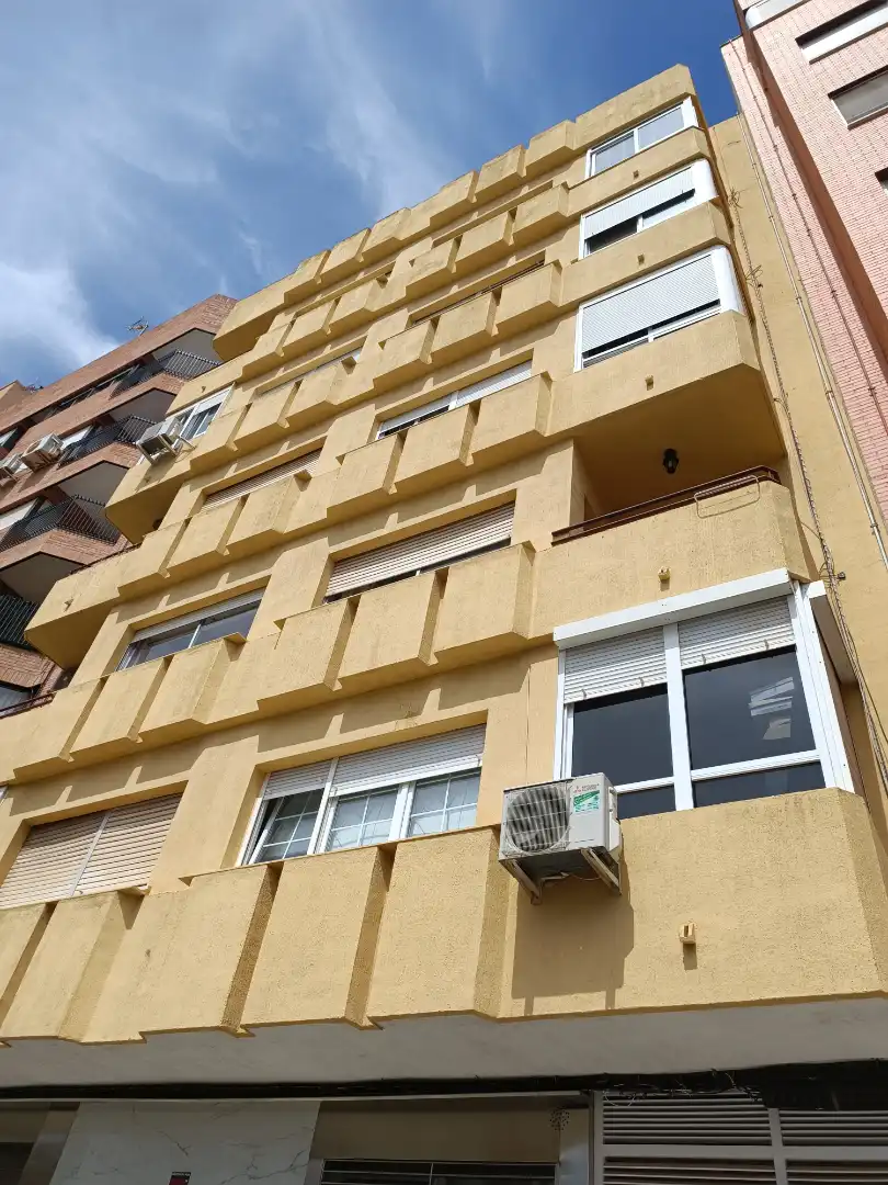 Aparcament amb ascensor en venda a Calle Alfonso X el Sabio 5