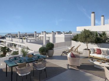 Àtic amb piscina en venda a Estepona Pueblo