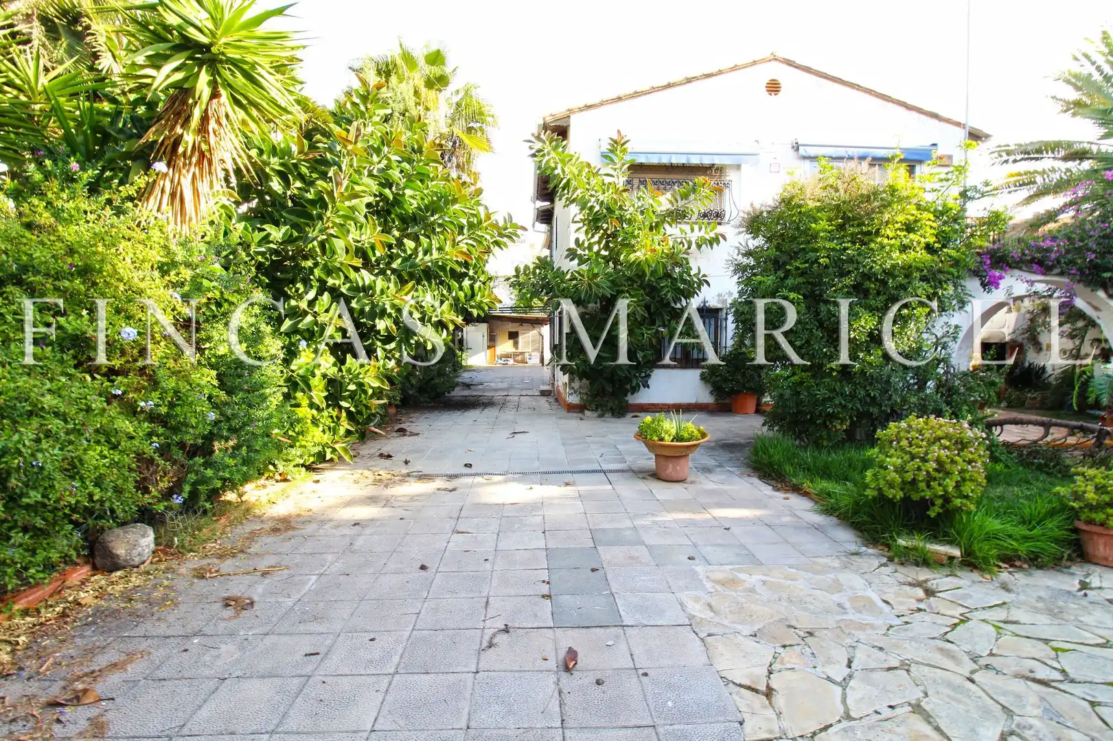 Vista exterior de Casa o xalet en venda en Sitges amb Aire condicionat, Calefacció i Jardí privat