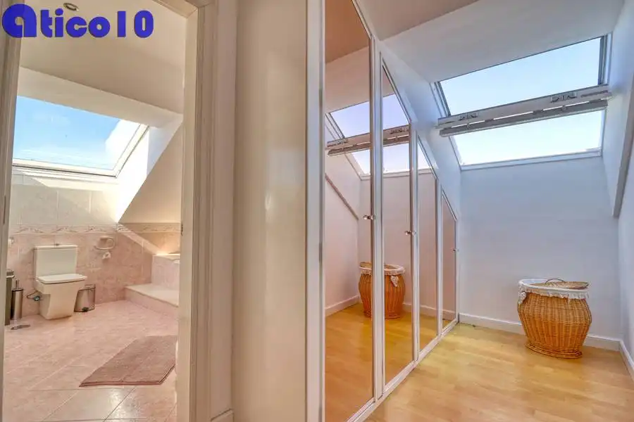 Casa o chalet en venta en Gijón  con Calefacción, Jardín privado y Parquet