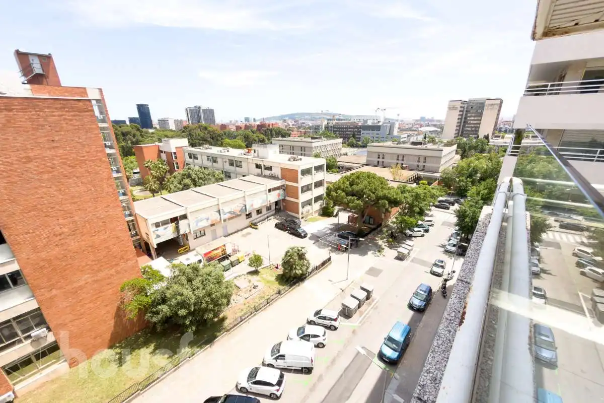 Vista exterior de Piso en venta en Barcelona con Aire acondicionado, Calefacción y Jardín privado
