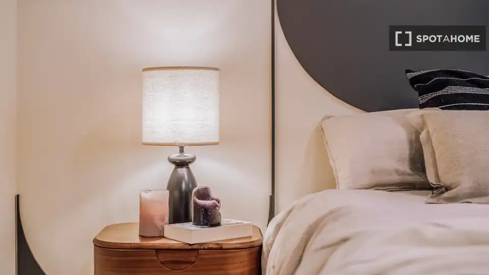 Bedroom of Flat for rent in Madrid  with Air Conditioner, Heating and Furnished