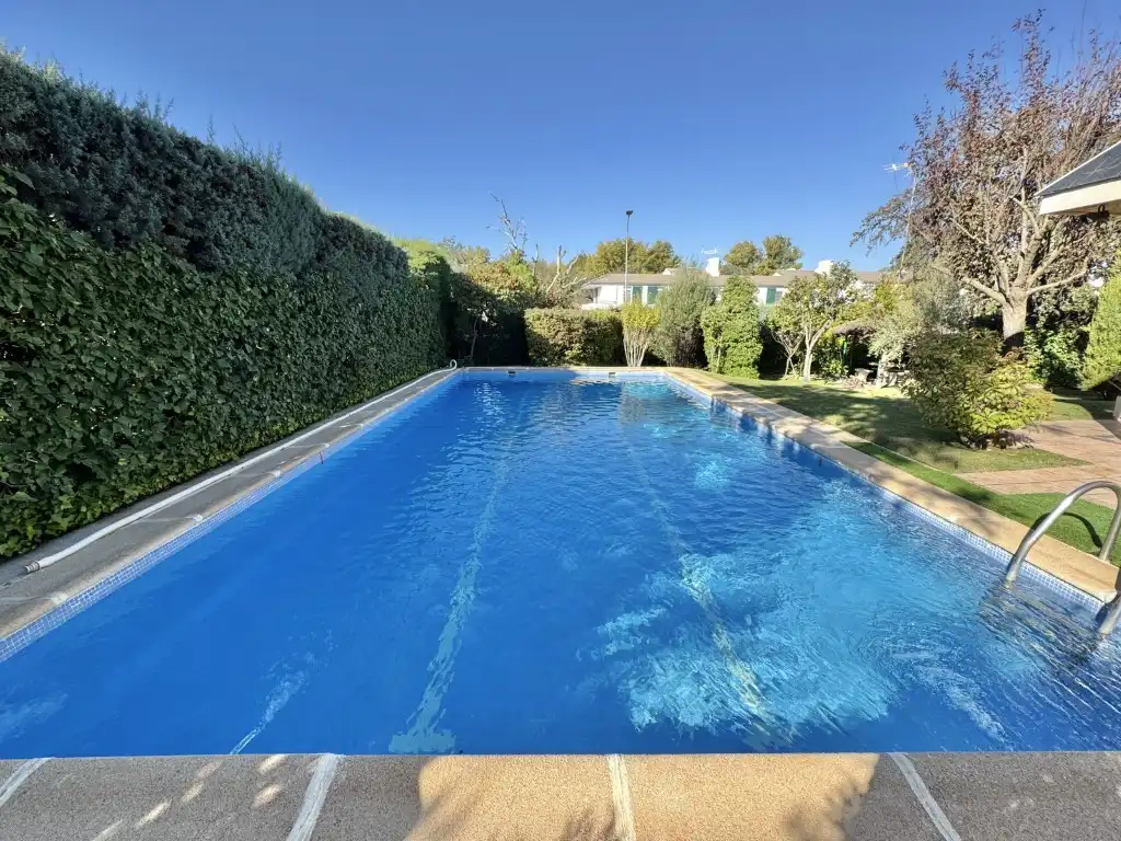 Piscina de Casa o chalet en venta en Algete