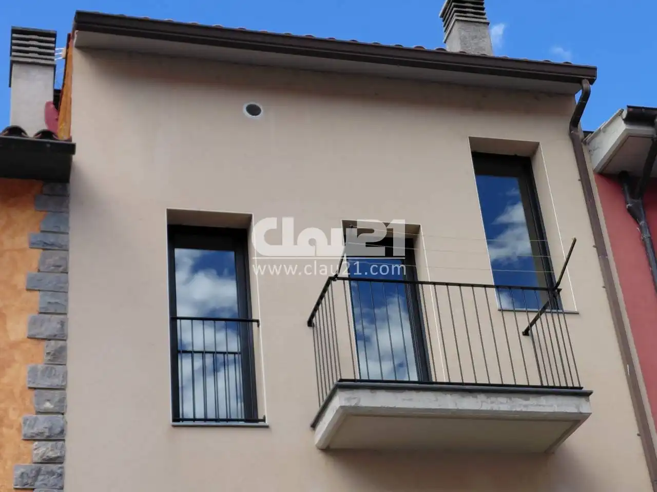 Vista exterior de Dúplex en venda en La Pobla de Lillet amb Aire condicionat, Calefacció i Balcó