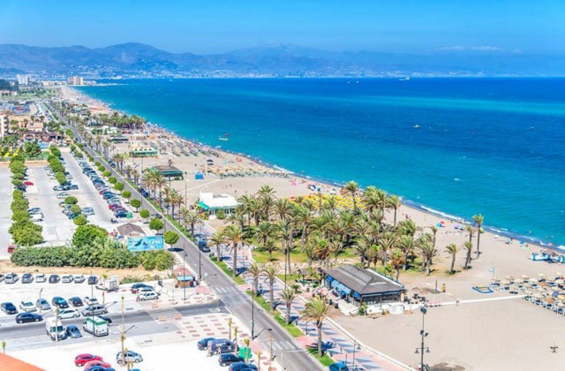 Vista exterior de Àtic en venda en Torremolinos amb Aire condicionat, Calefacció i Terrassa