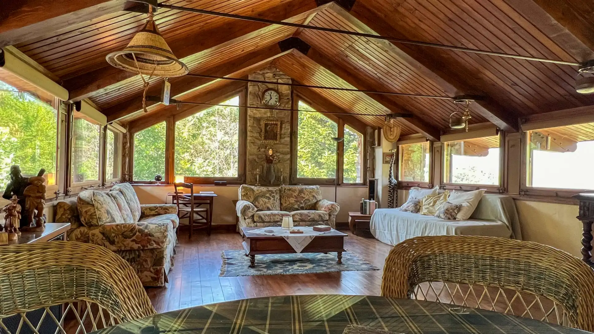 Sala d'estar de Casa o xalet en venda en Benasque amb Calefacció, Jardí privat i Parquet