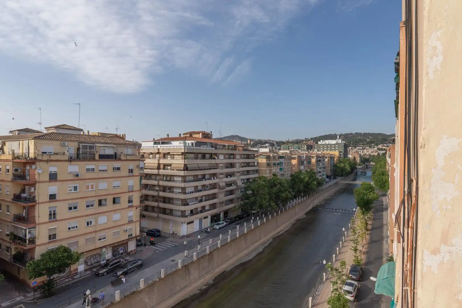 Außenansicht von Dachboden zum Verkauf in Granada mit Klimaanlage