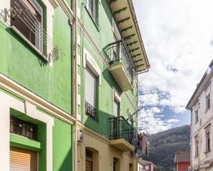 Vista exterior de Edifici en venda en Mieres (Asturias)