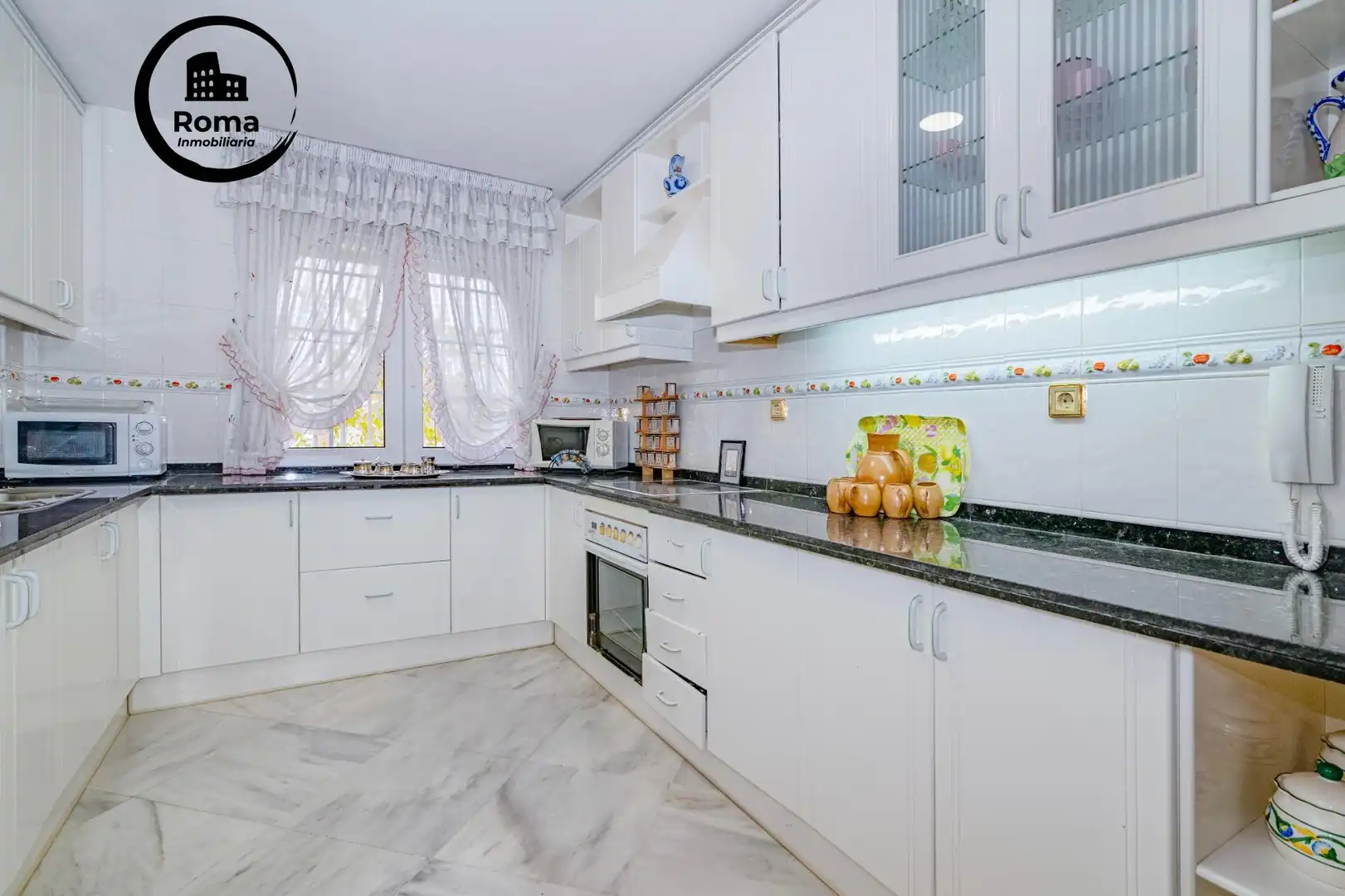 Cocina de Casa o chalet en venta en La Zubia con Calefacción, Jardín privado y Terraza