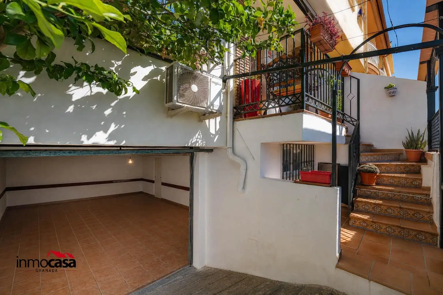 Terrassa de Casa adosada en venda en Armilla amb Aire condicionat, Calefacció i Jardí privat
