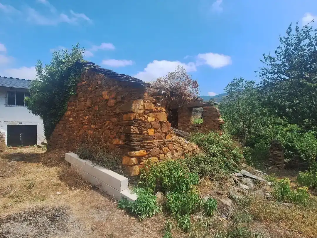 Casa o chalet en venta en Quiroga con Jardín privado, Trastero y Amueblado