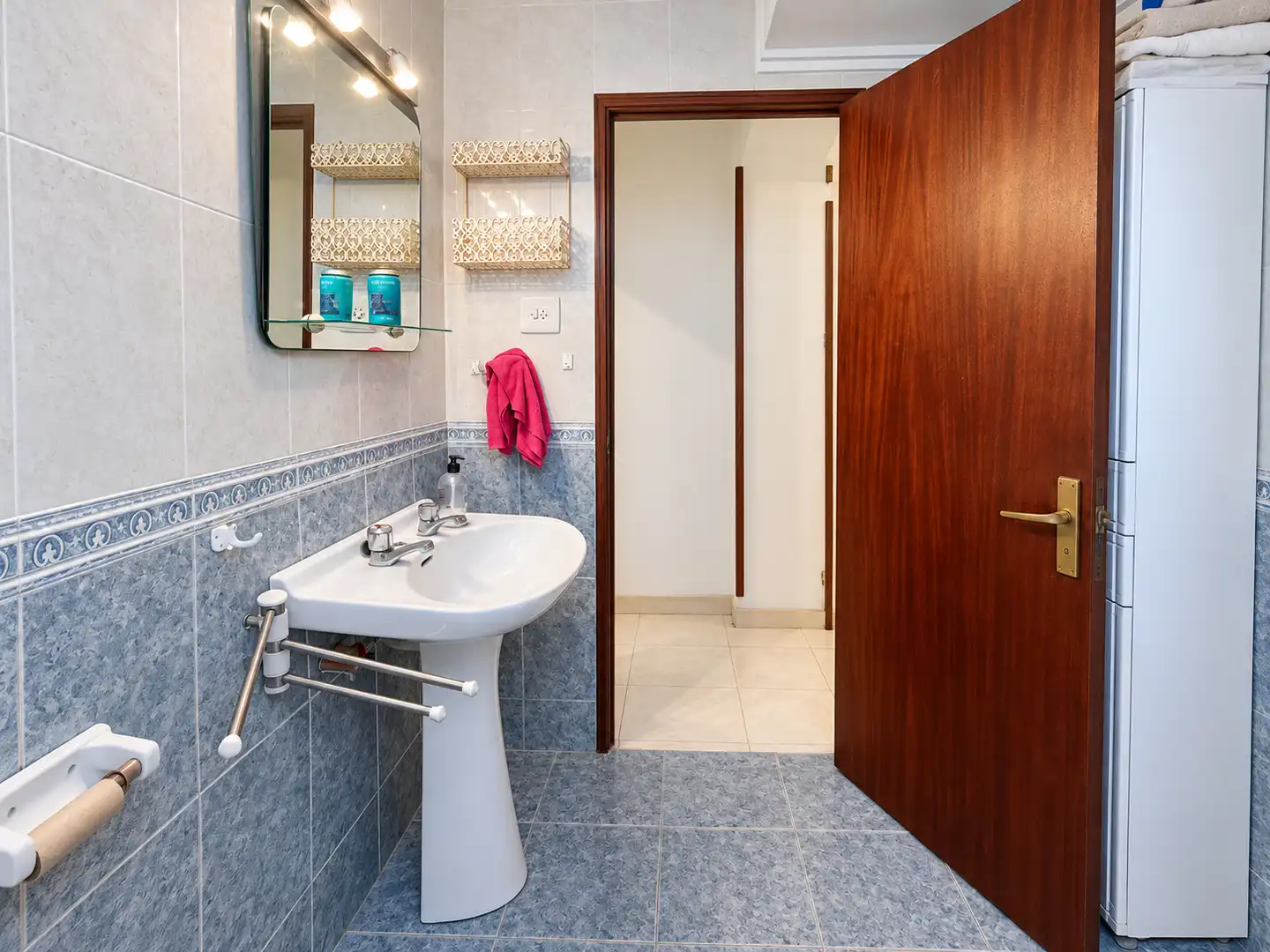 Bathroom of Flat for sale in Sagunto / Sagunt  with Terrace, Furnished and Oven