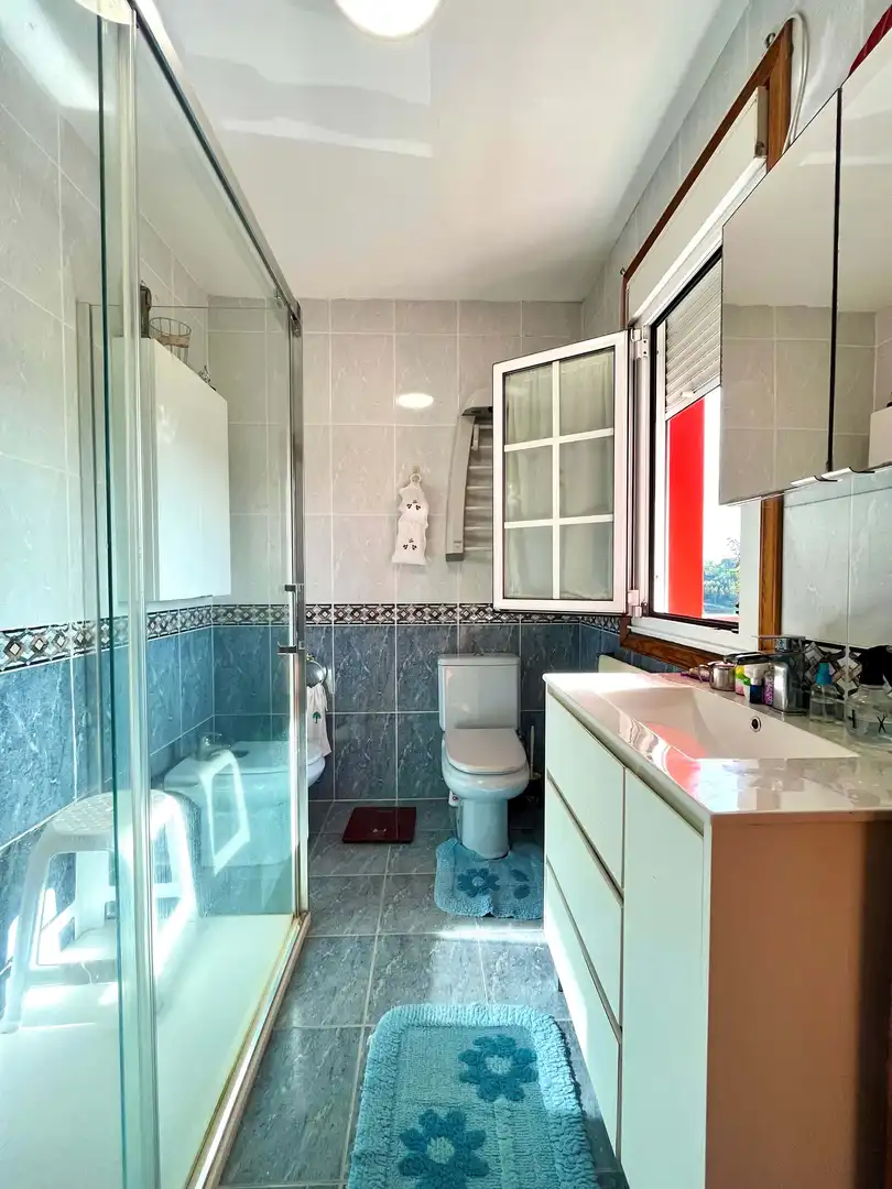 Baño de Casa o chalet en venta en Culleredo con Calefacción, Terraza y Piscina