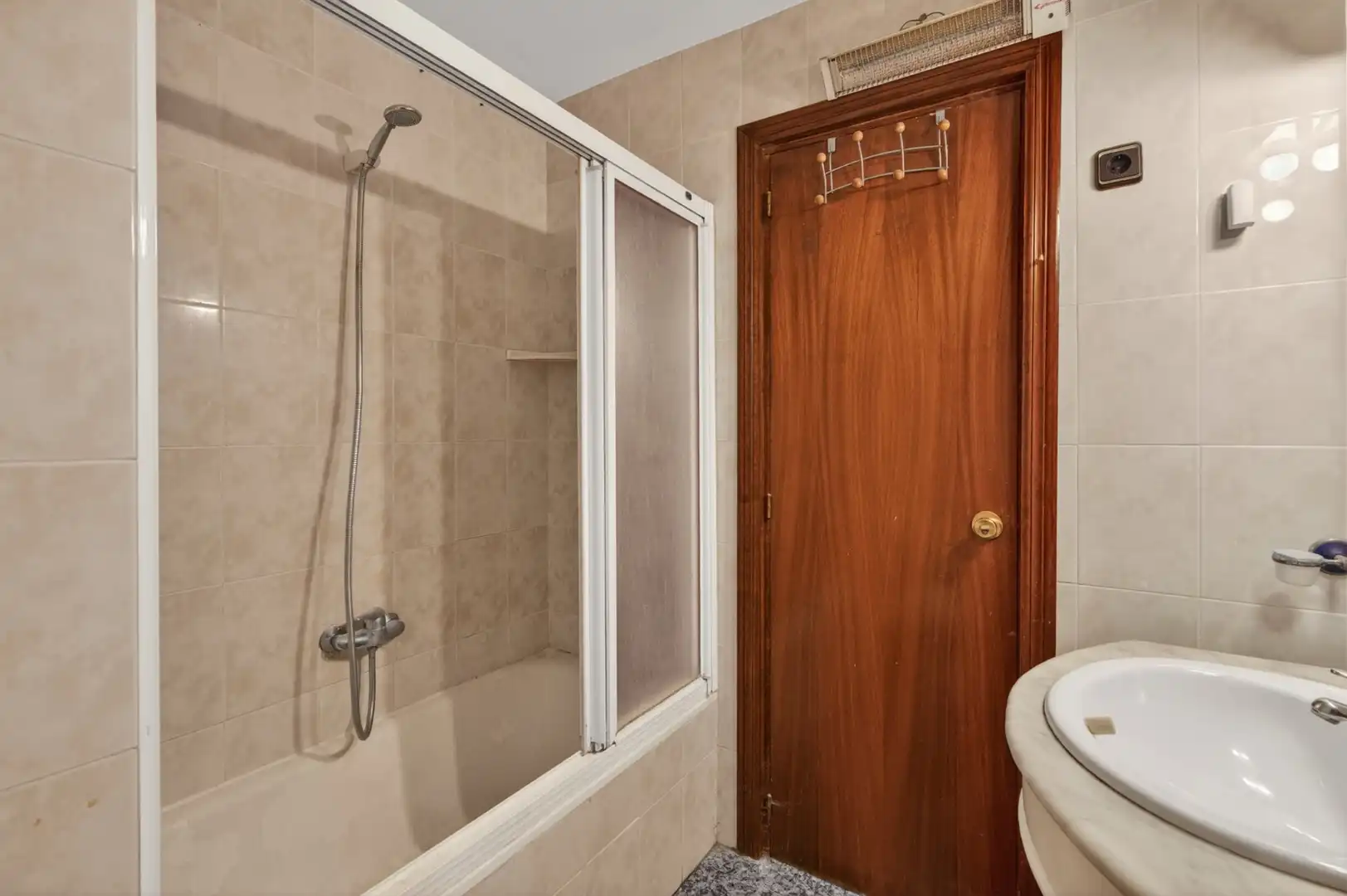 Baño de Piso en venta en Alicante / Alacant con Terraza y Piscina