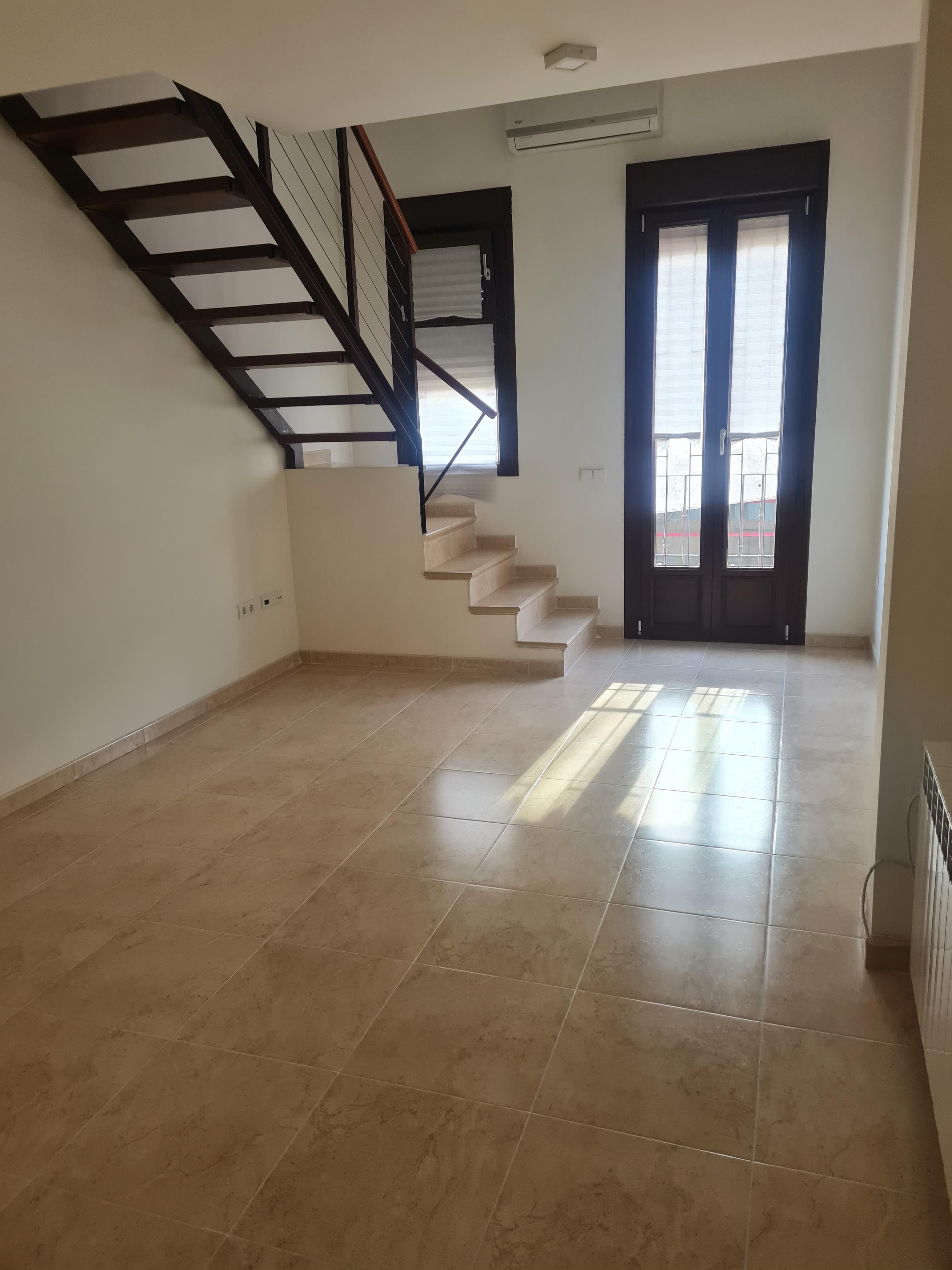 Duplex to rent in Navalcarnero  with Air Conditioner, Heating and Washing machine