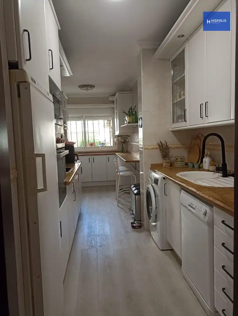 Cocina de Piso de alquiler en Sevilla con Aire acondicionado, Calefacción y Terraza