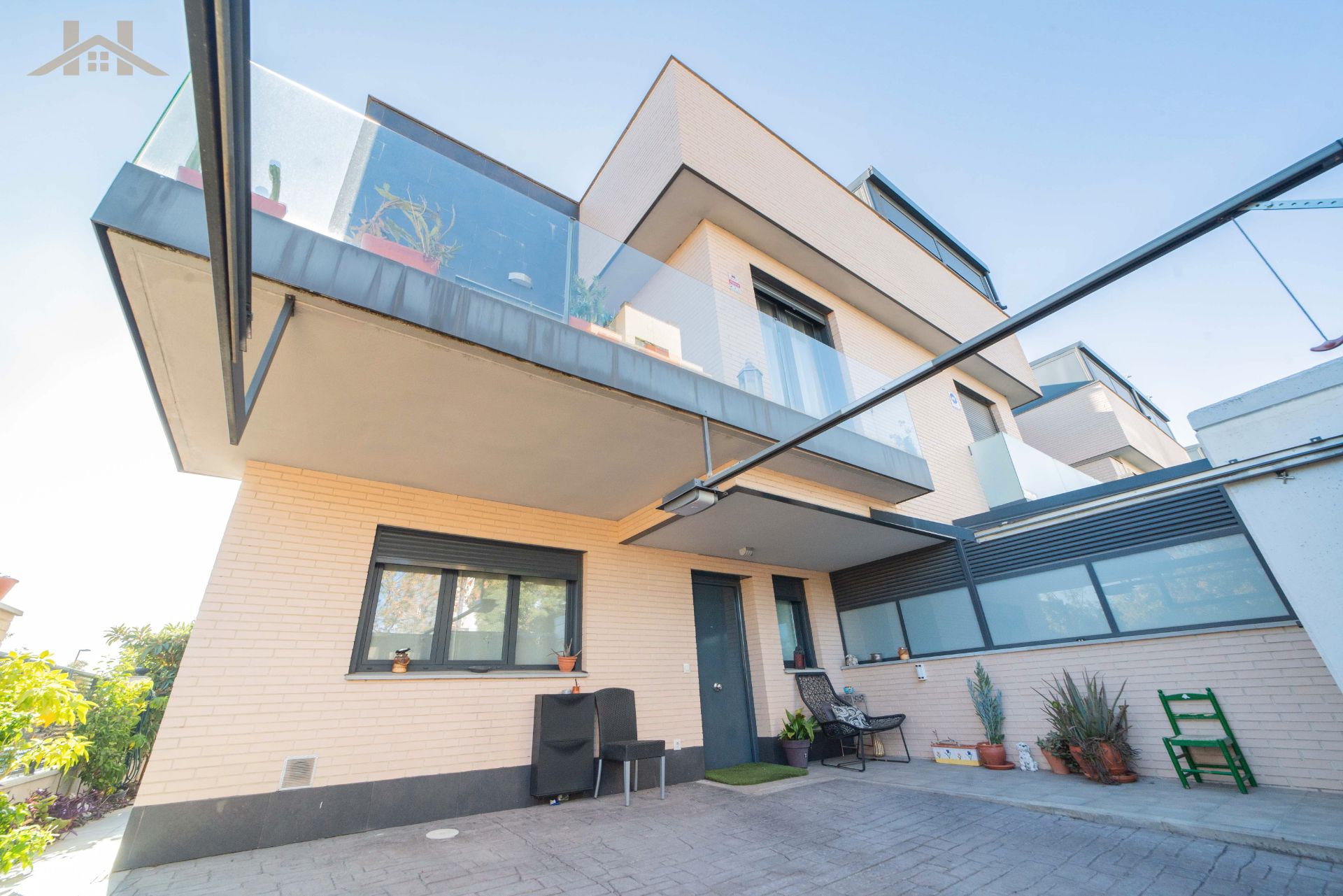 Exterior view of Flat for sale in Móstoles  with Air Conditioner, Heating and Private garden
