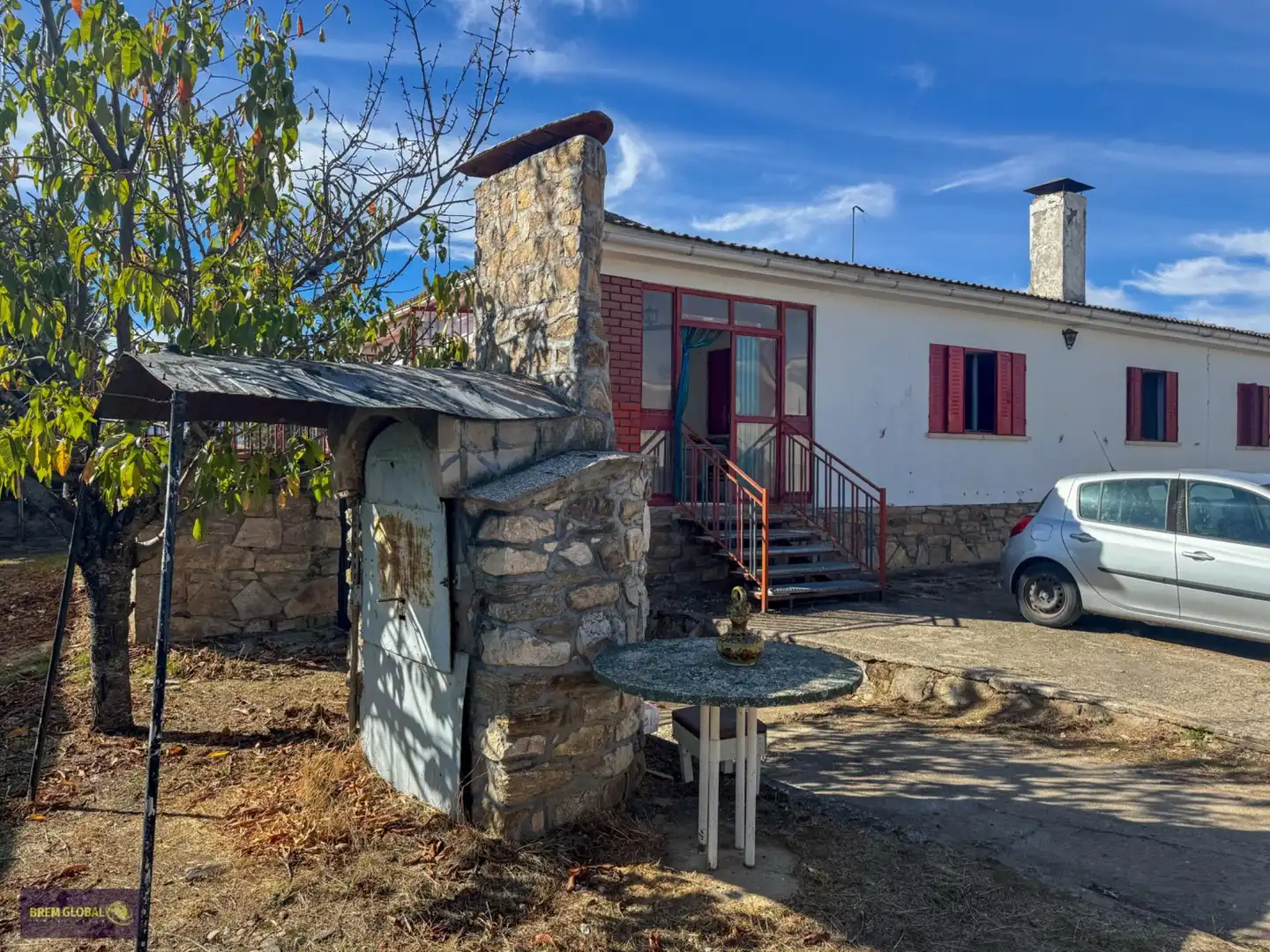 Vista exterior de Casa o xalet en venda en Puentes Viejas amb Jardí privat i Terrassa