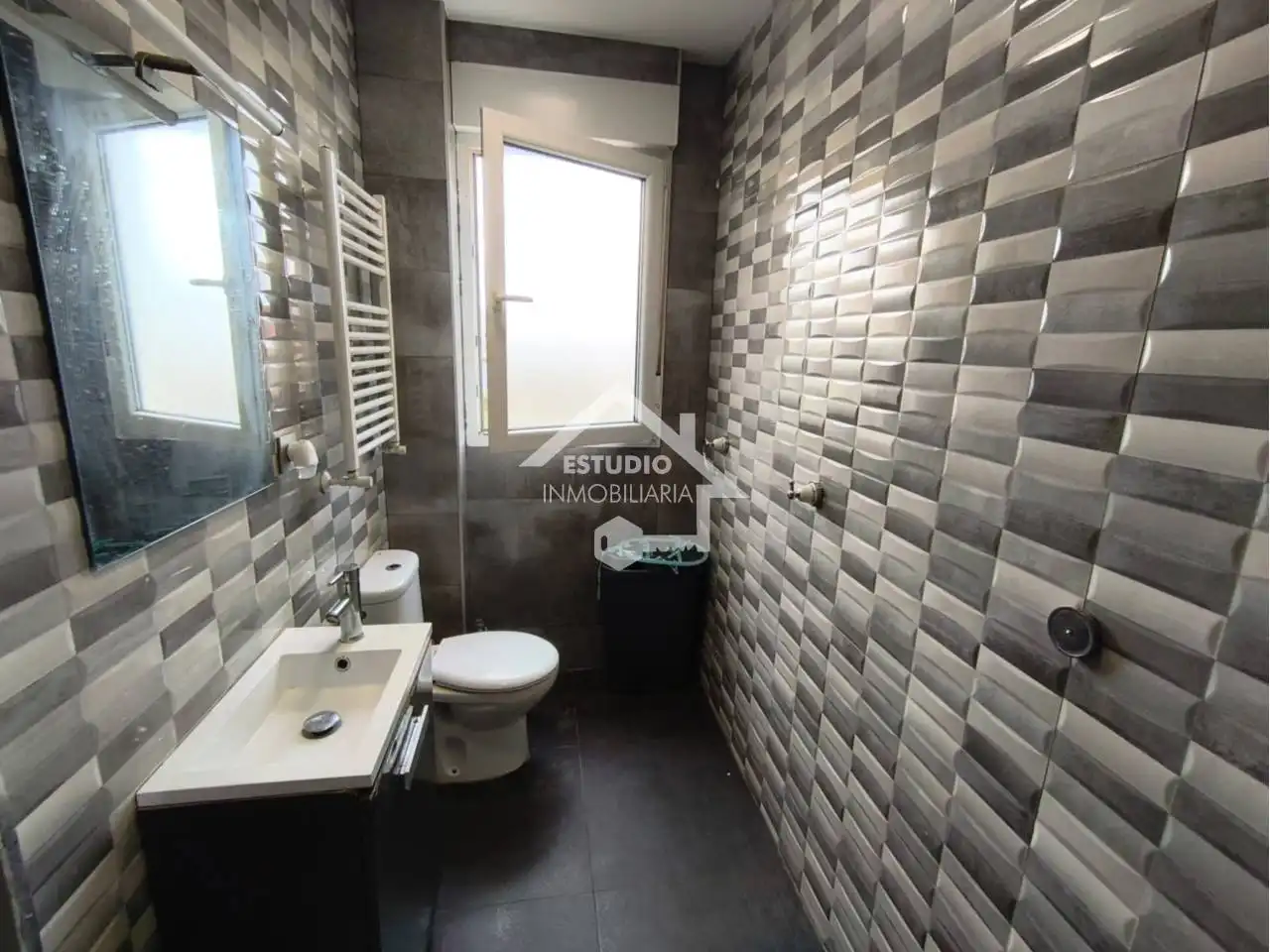 Baño de Piso en venta en Fuenmayor con Calefacción, Terraza y Trastero