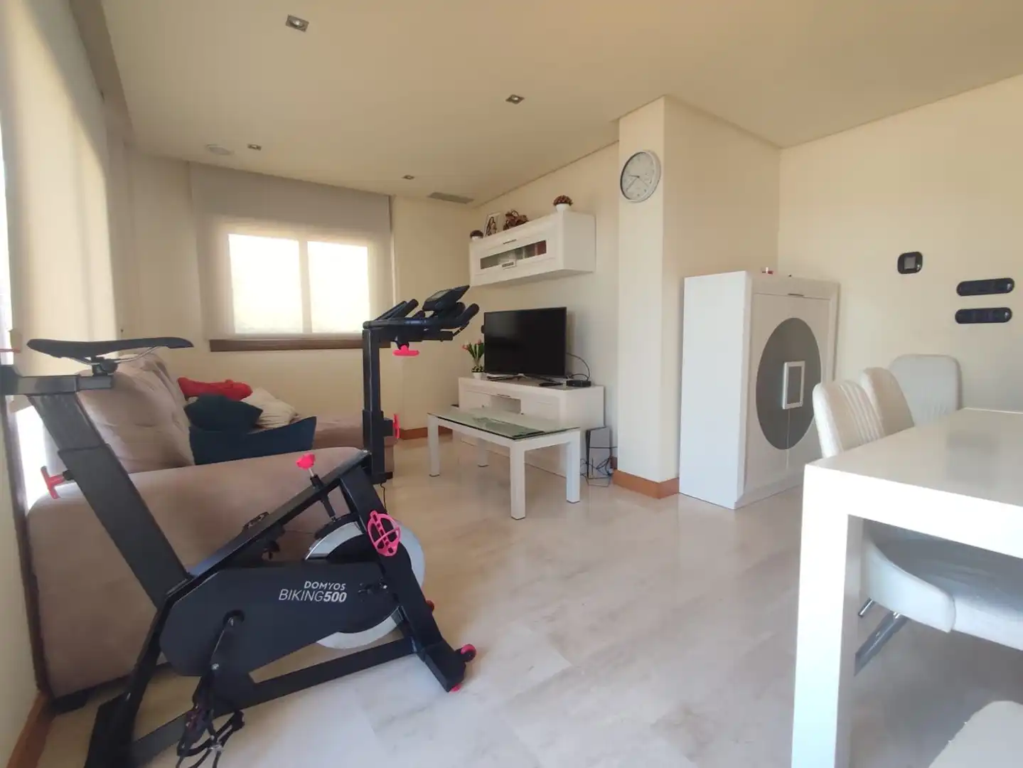Wohnzimmer von Dachboden zur Miete in Guardamar del Segura mit Klimaanlage, Heizung und Terrasse