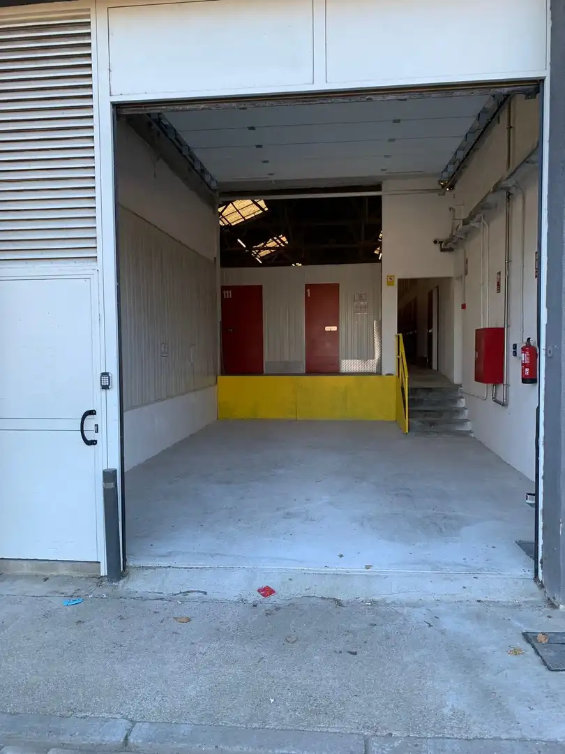 Nave industrial en venta en Cerdanyola del Vallès