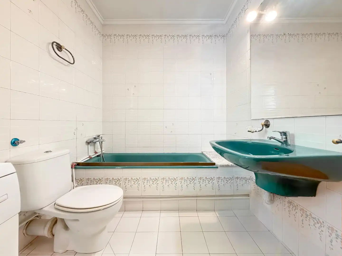 Bany de Casa o xalet en venda en L'Eliana amb Aire condicionat, Jardí privat i Terrassa