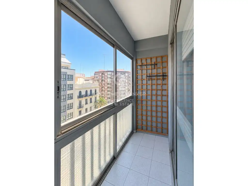 Terraza de Piso en venta en Valencia con Aire acondicionado, Horno y Lavadora