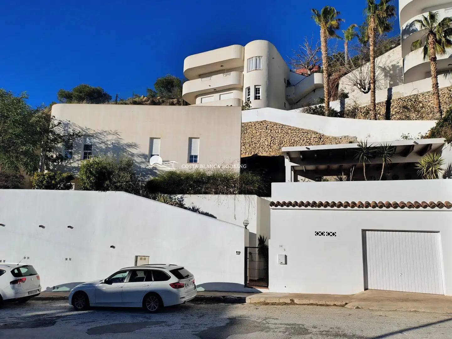 Vista exterior de Casa o xalet en venda en Villajoyosa / La Vila Joiosa amb Aire condicionat, Jardí privat i Piscina