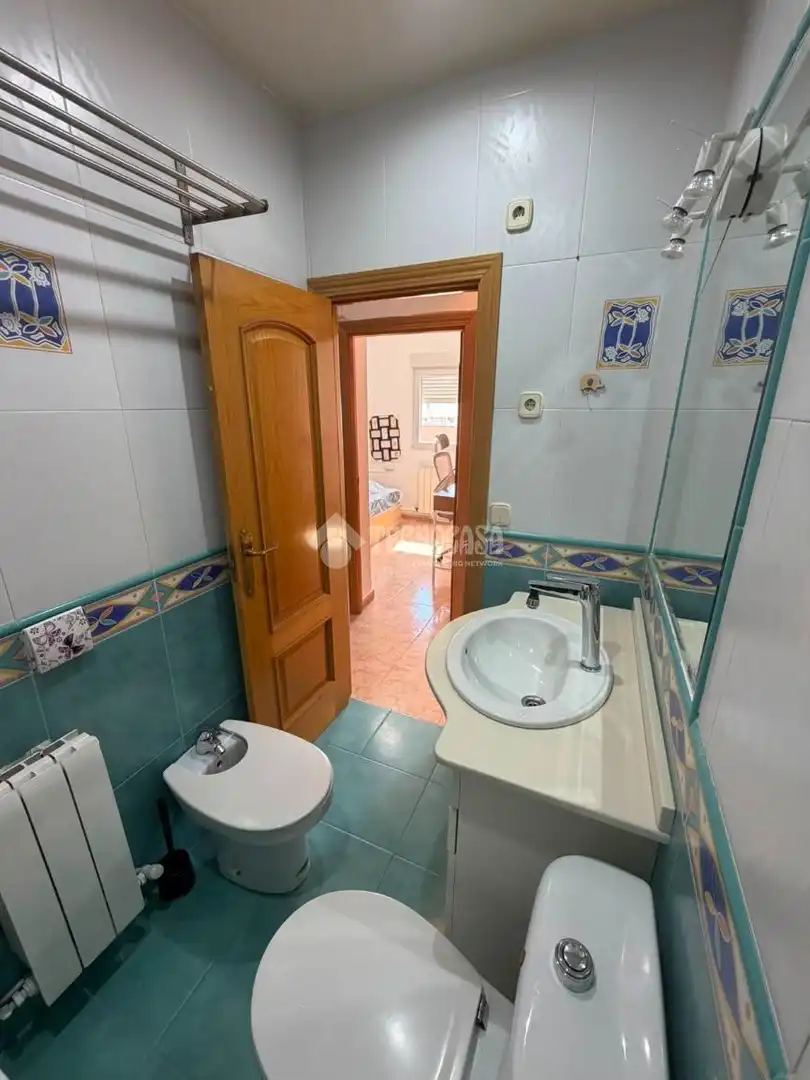 Bathroom of Flat for rent in Getafe  with Air Conditioner and Heating