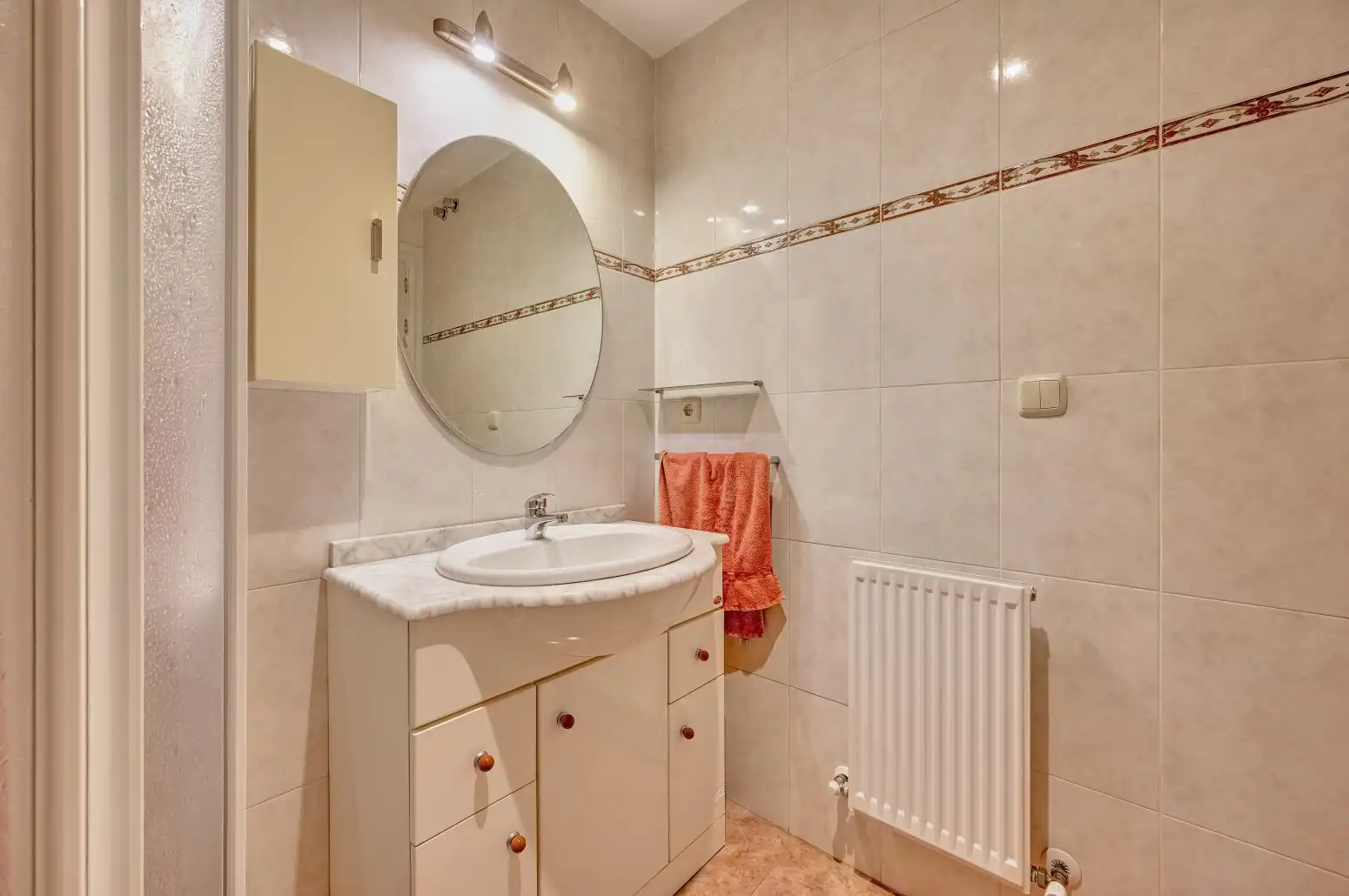 Bathroom of Houses for sale in Cizur  with Heating, Private garden and Parquet flooring