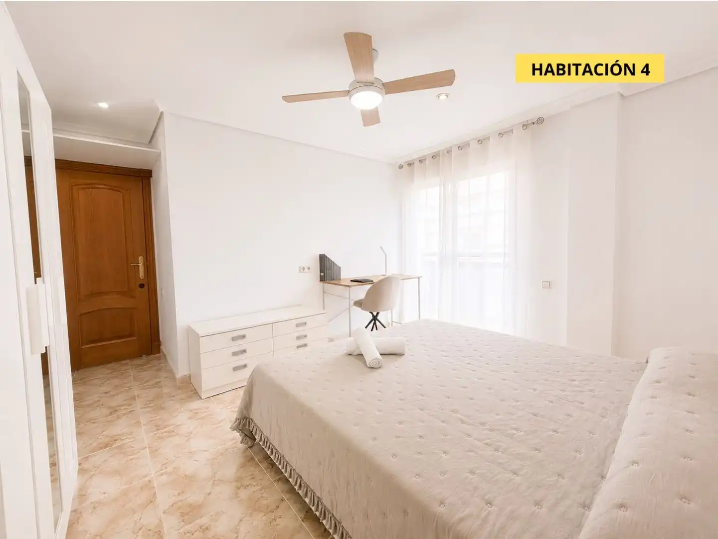 Bedroom of Flat for share in Meliana, Valencia