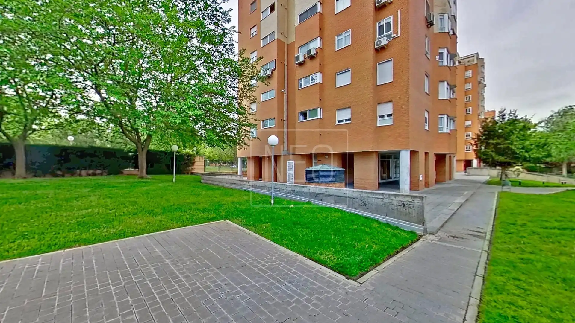 Aparcament de Pis de lloguer en Fuenlabrada amb Aire condicionat, Calefacció i Jardí privat
