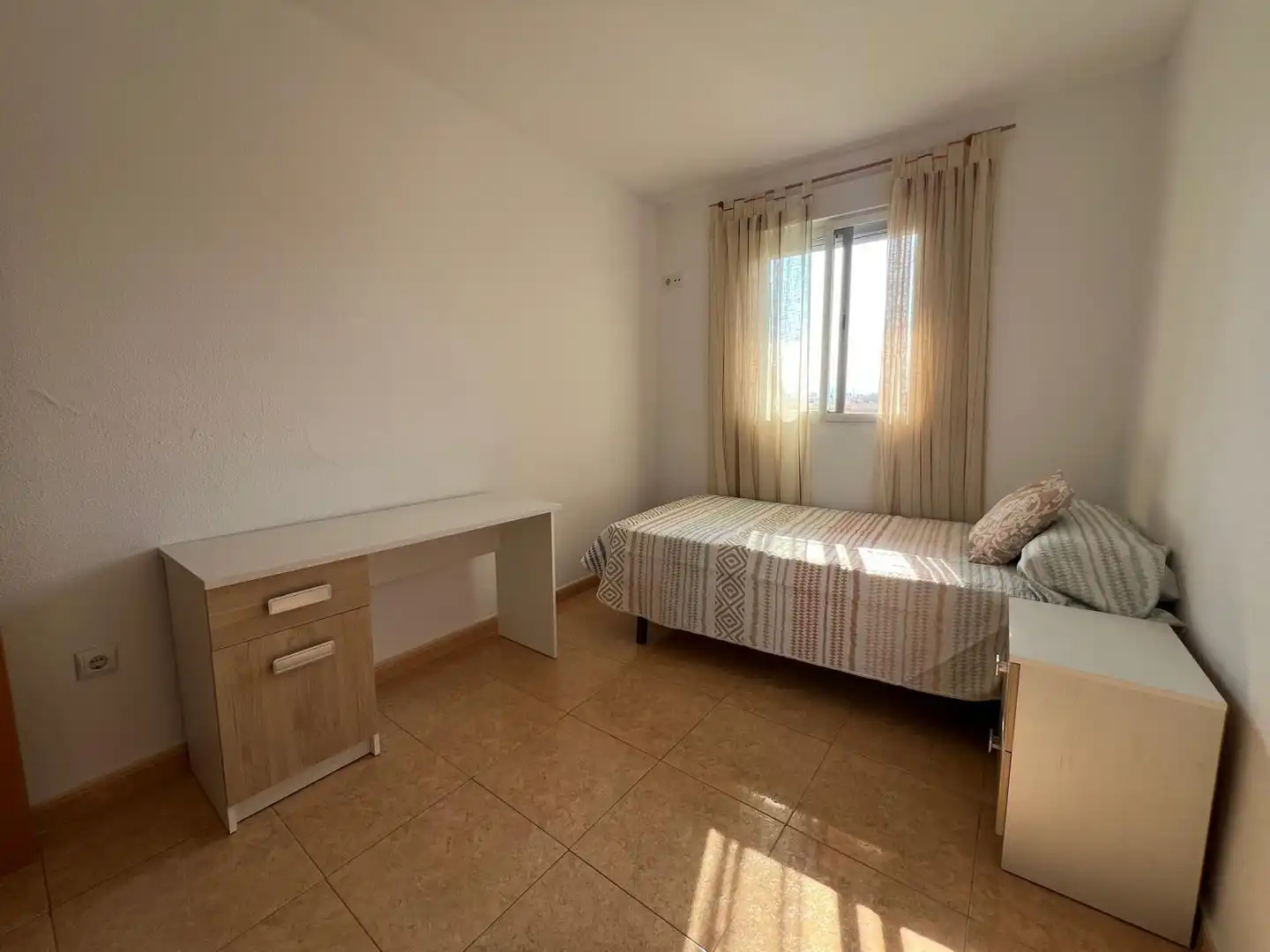 Bedroom of Flat for share in Córdoba  with Air Conditioner and Terrace
