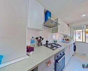 Kitchen of Flat to share in Parla  with Heating and Furnished