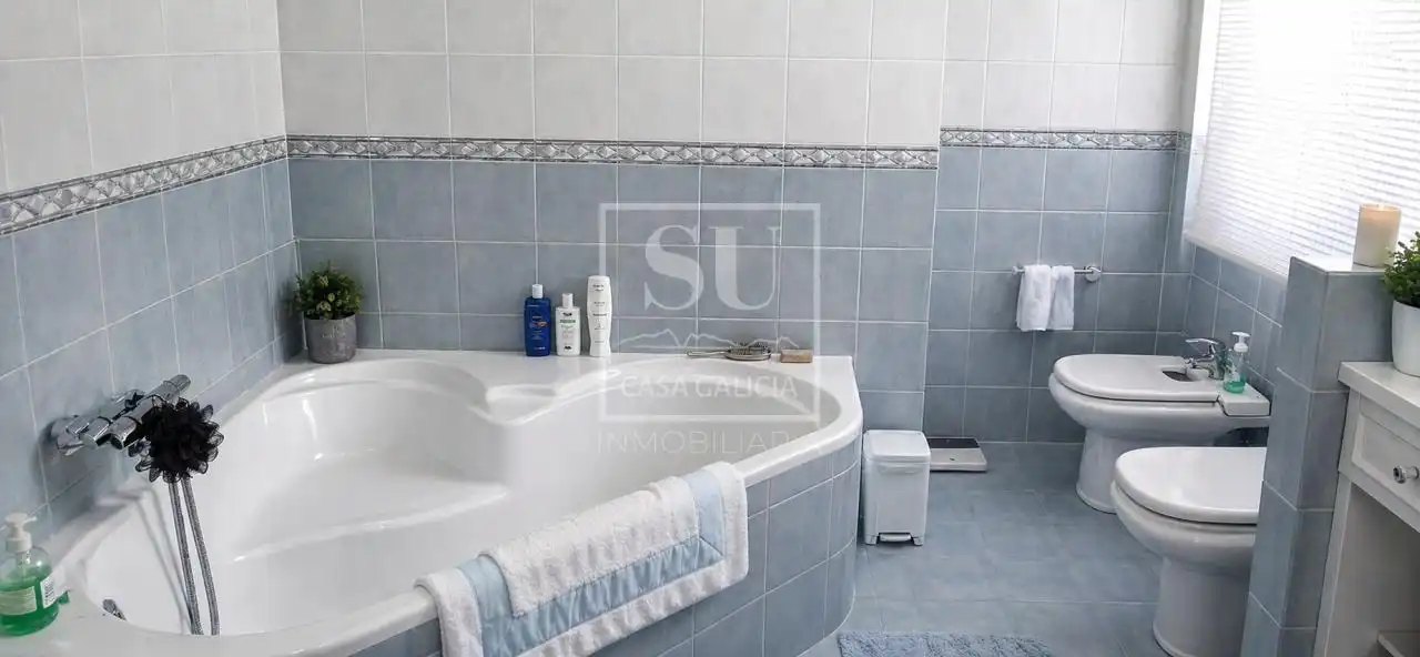 Bany de Casa o xalet en venda en Baiona amb Calefacció, Jardí privat i Terrassa