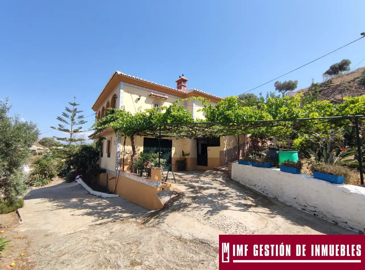 Vista exterior de Finca rústica en venta en Canillas de Aceituno con Jardín privado, Terraza y Amueblado