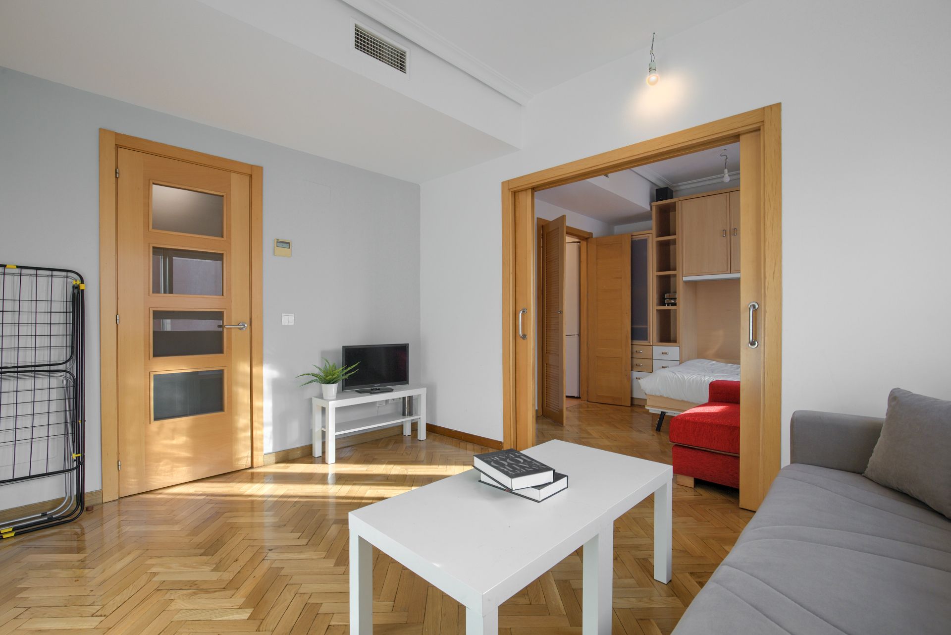 Sala de estar de Piso en venta en  Madrid Capital con Calefacción, Jardín privado y Trastero