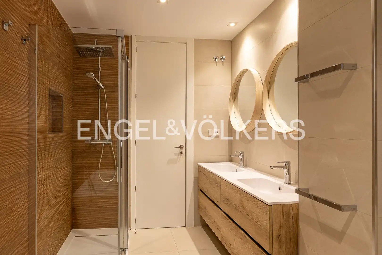Badezimmer von Wohnung zur Miete in Madrid mit Klimaanlage, Heizung und Parkett