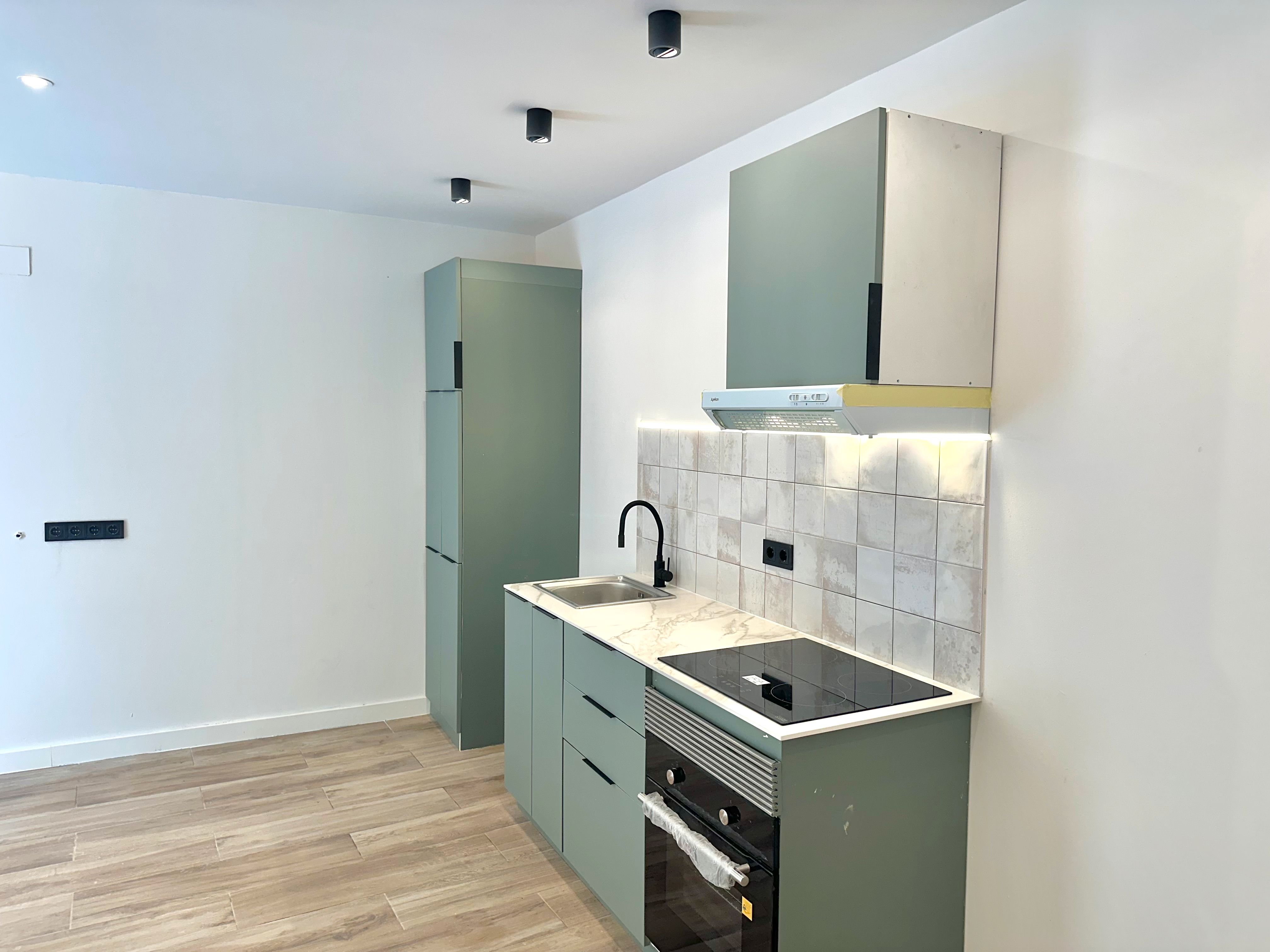 Kitchen of Premises for sale in  Barcelona Capital