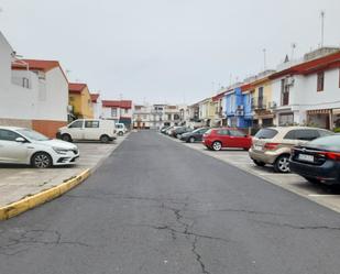 Aparcament de Casa adosada en venda en La Algaba amb Aire condicionat, Terrassa i Balcó